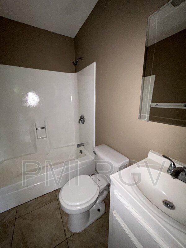 Photo - 1803 Washington Ave Unit 4