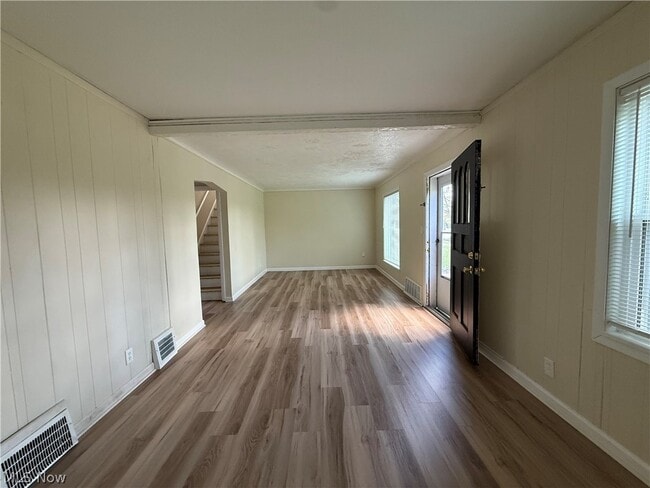 Photo - 18505 Raymond St