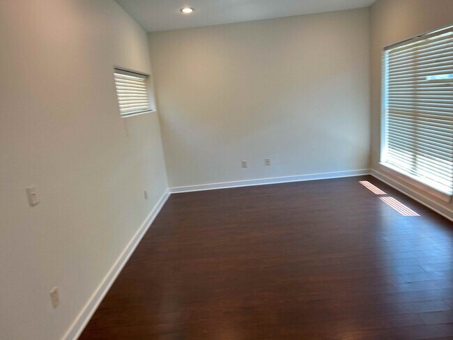 Photo - 719 N Oakland Ave Unit 719 Oakland