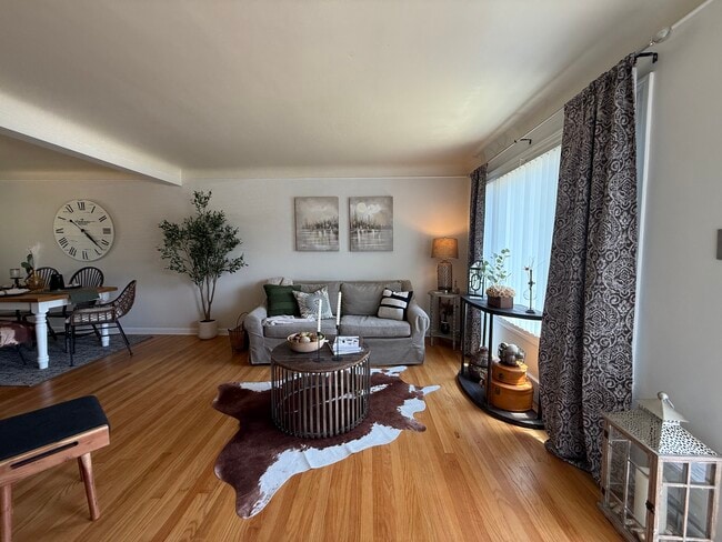 Photo - 2065 E Maple Rd Unit 2065