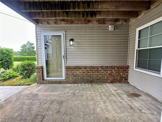 Photo - 4044 Laurel Green Cir