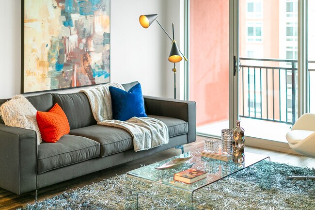 Photo - 110 Commons Park N