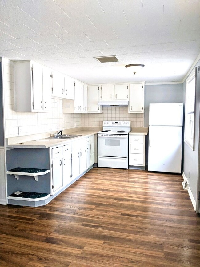 Building Photo - 2506-2510 Oriole Unit 2510