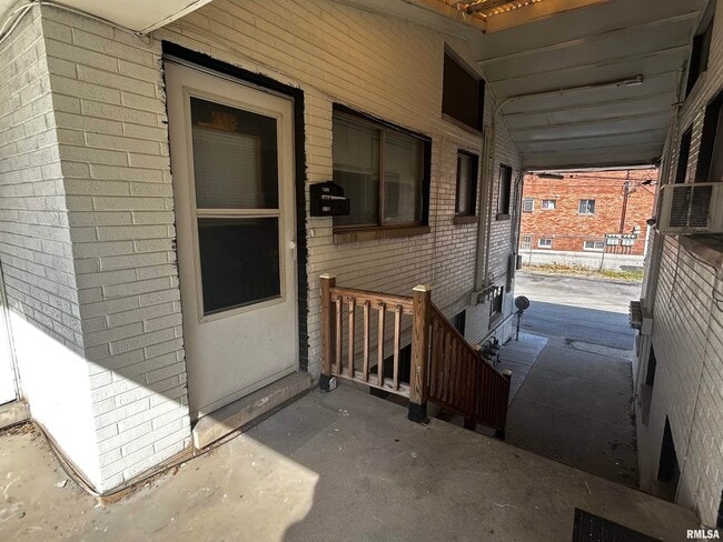 Photo - 2613 W Wardcliffe Dr Unit B