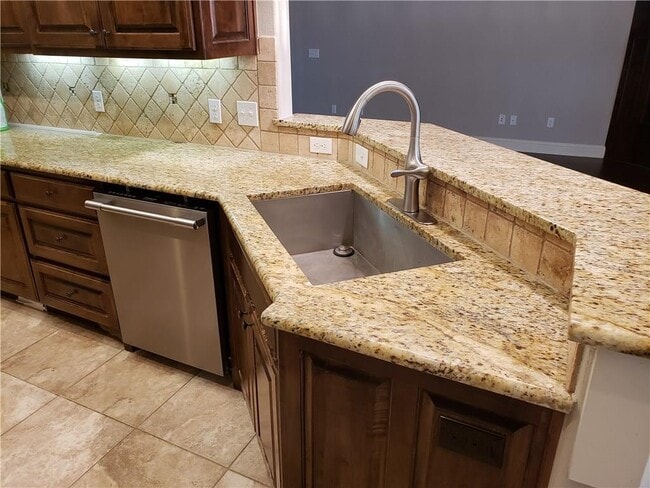 Photo - 4001 SW Rhinestone Blvd