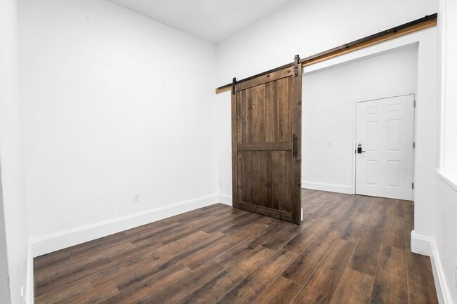 Photo - 2151 Colerain Ave Unidad 302