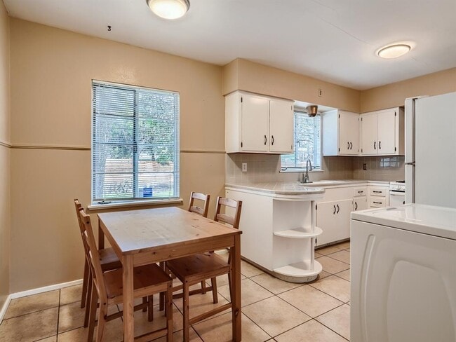 Photo - 1110 Southwood Rd