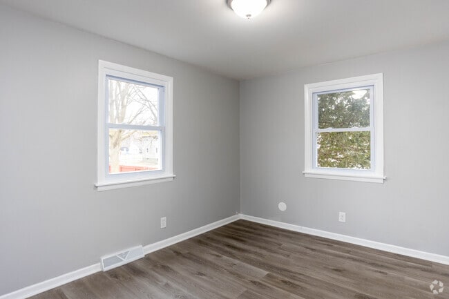 2HAB, 1BA - Valley Manor Apartments