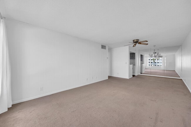 Photo - 125 Shore Ct Unit 203b