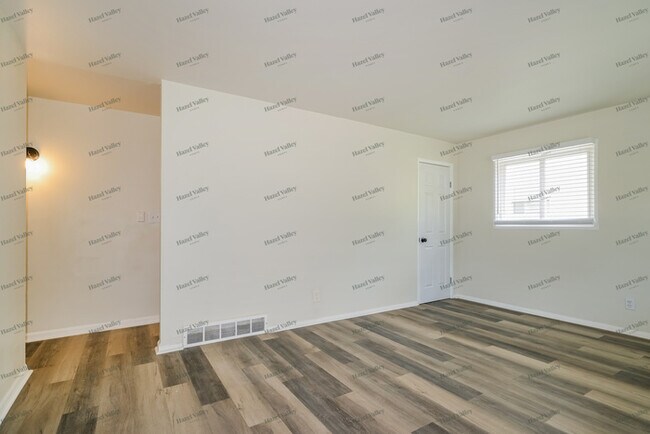 1149 Scott Ave