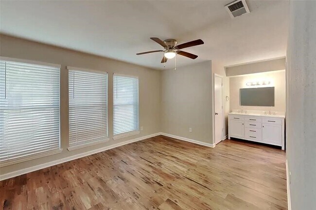 Photo - 19746 Oakland Valley Dr