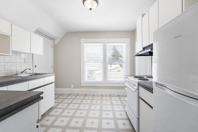 Photo - 71 Grand Ave