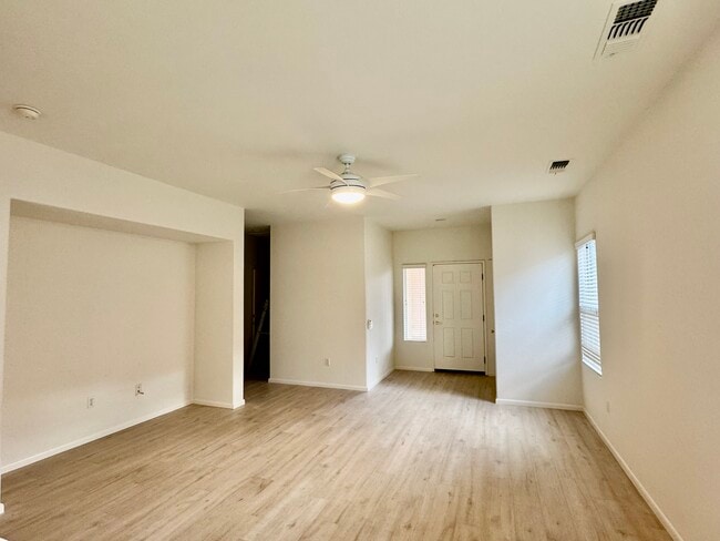 ENTRANCE - 78686 Hampshire Ave