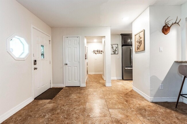 Photo - 11 10th Ave N