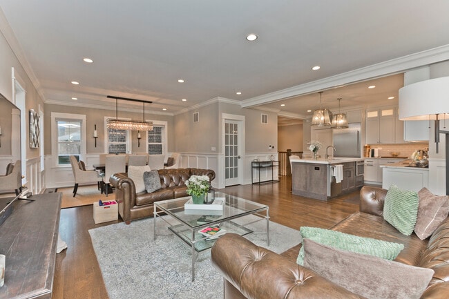 Photo - 4753 N Hamilton Ave Unidad 1N