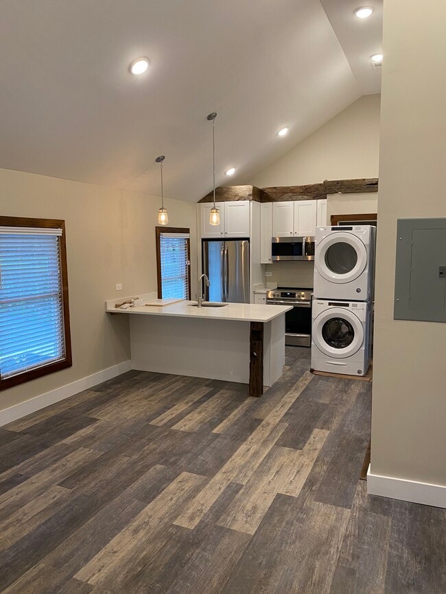 Photo - 48 Church St