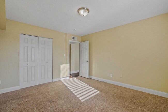 5th Avenue Apartments