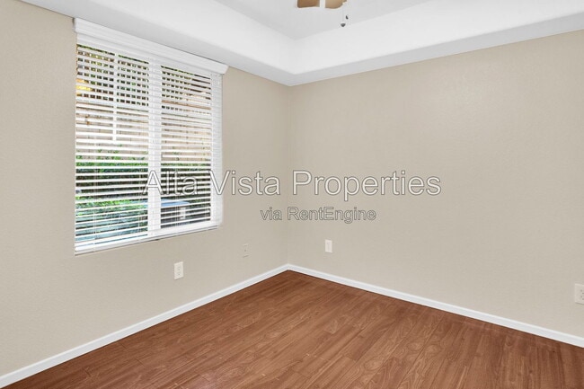 Photo - 16916 Hutchins Landing