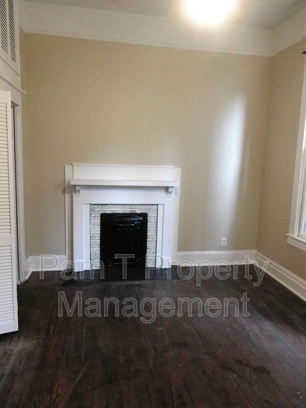 Photo - 512 E Waldburg Ln