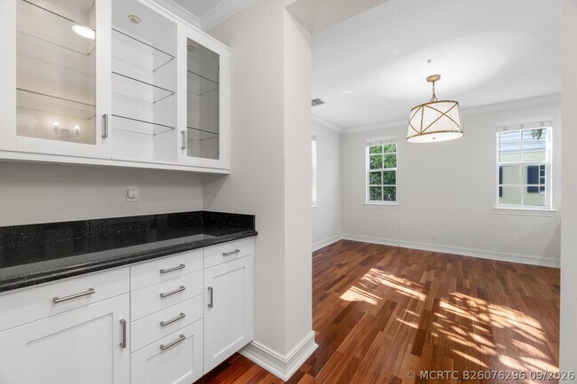 310 Tuxedo Ln