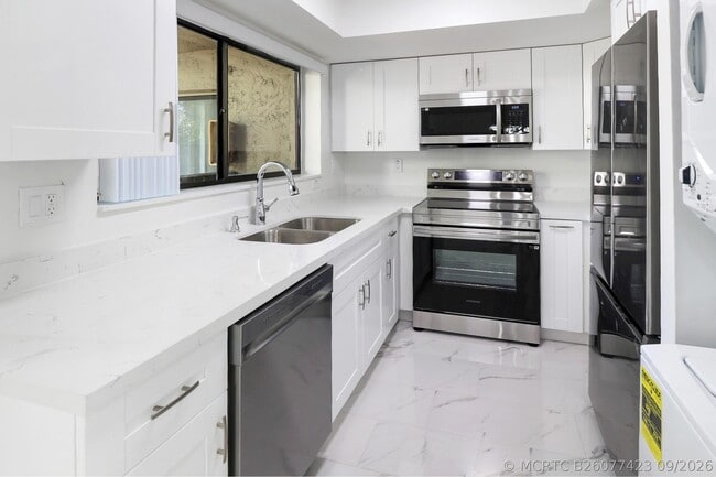 2590 Coral Springs Dr