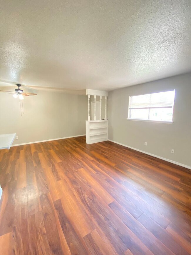 Photo - Spacious 1 Bed 1 Bath Unit 3790