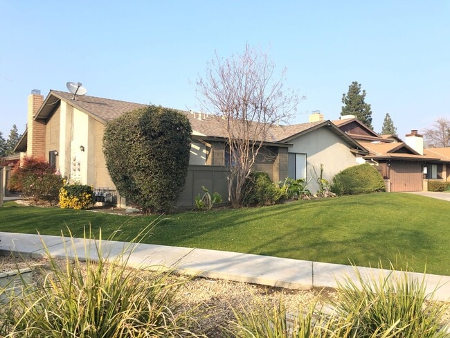Building Photo - 6811 Klamath Way Unit #A