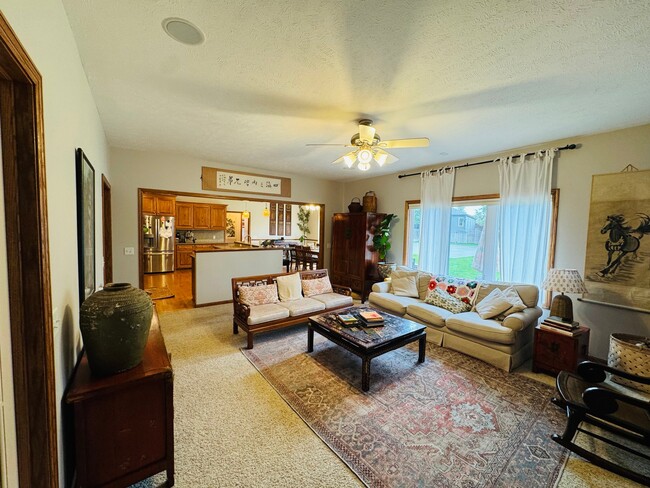 Photo - 5535 N 153rd St