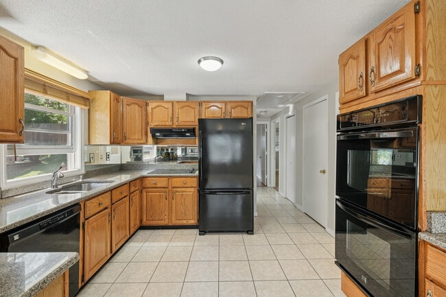 Photo - 35 Springvale Ave