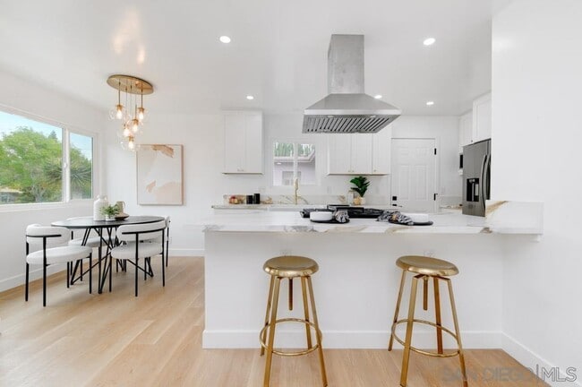 Building Photo - 210 Rosebay Dr