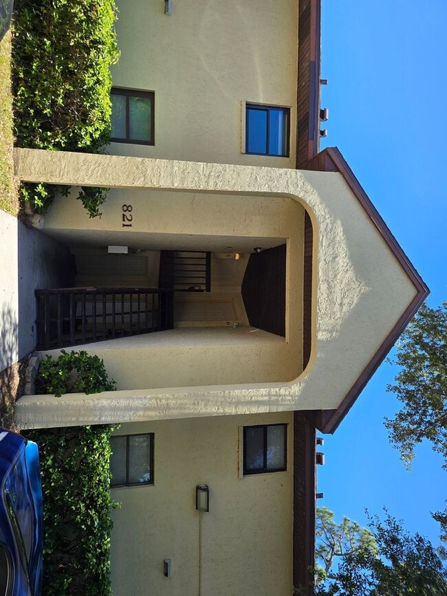 Building Photo - Second Story