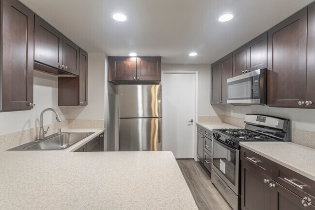 2HAB, 2BA - 999 ft²