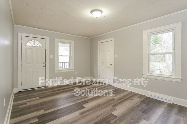 Photo - 2010 Temple St