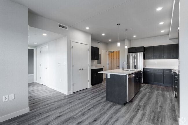 1BR, 1BA - 970SF - Kitchen