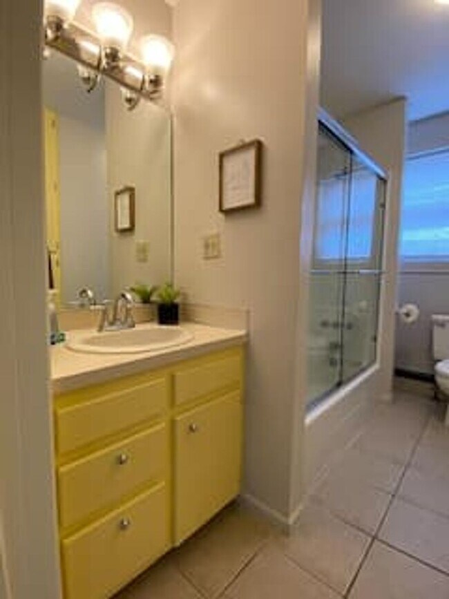 Photo - Cresent NE Apartments Unit #3