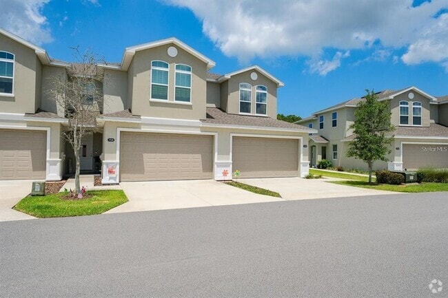 Building Photo - 1950 Lake Ridge Blvd Rental