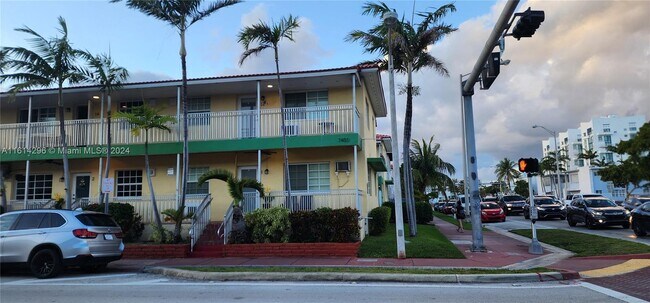 Photo - 7400 Harding Ave Condominio Unidad 12A