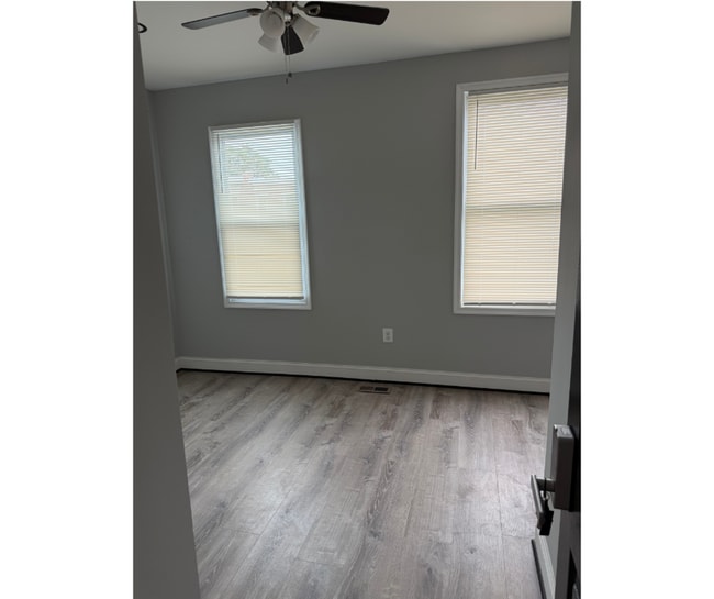 Photo - 1106 N Lakewood-BA AVAILABLE $750 W/BATH BA Unit BA AVAILABLE $750 W/BATH BA