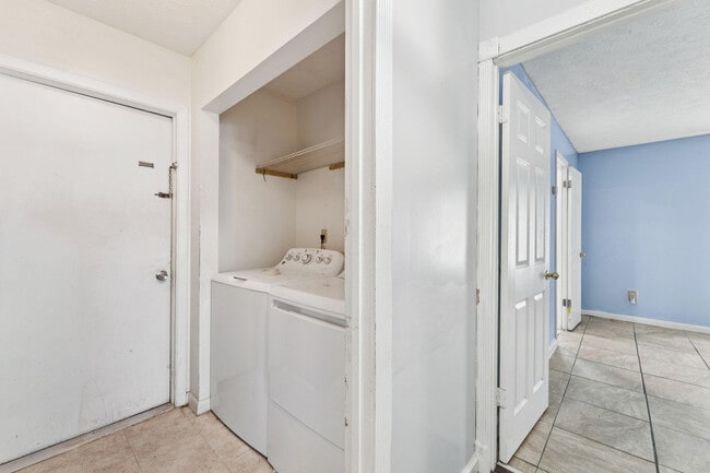 Photo - 480 SW Lakehurst Dr