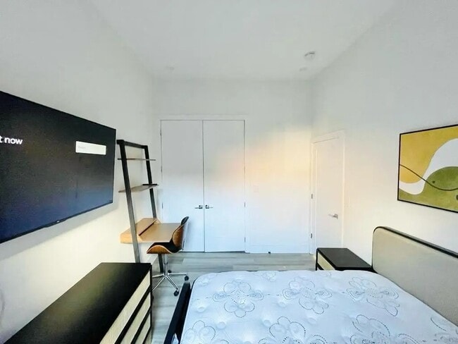 Photo - Furnished room/NOT APARTMENT Unit 1D