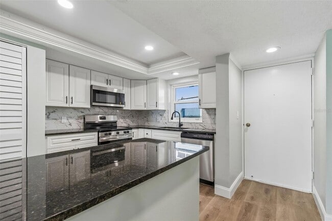 Photo - 7050 Sunset Dr S Unidad 605