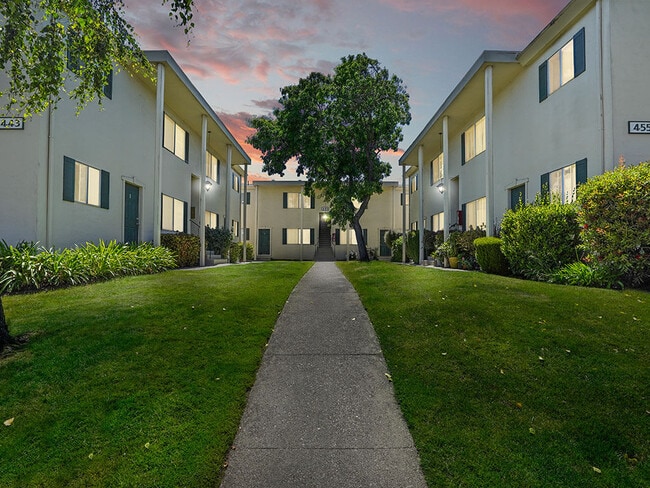 Colonial Garden Apartments