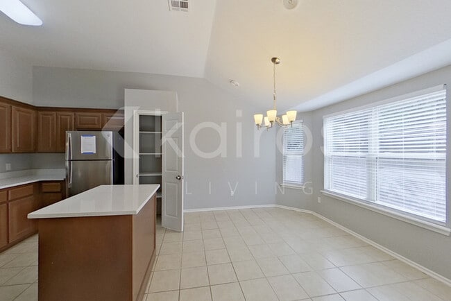 Photo - 912 SE 38th St