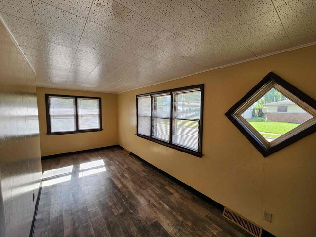 Photo - 3 Bedroom with Garage
