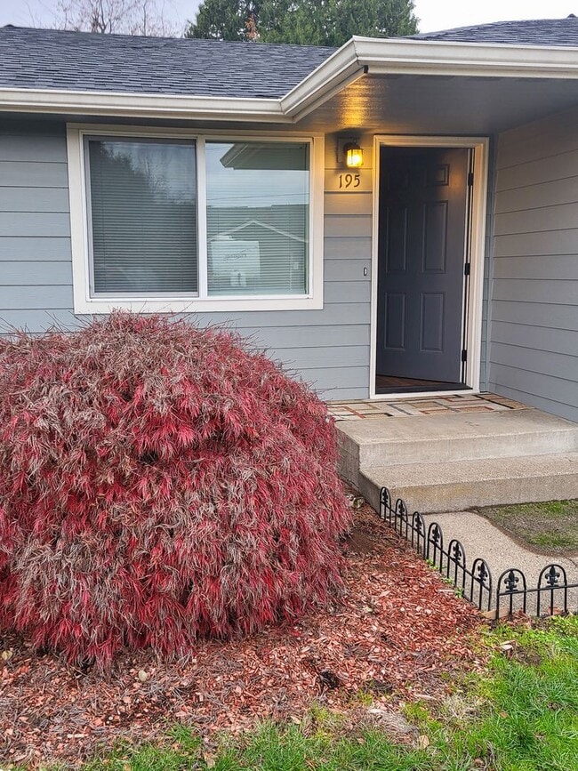 Photo - 145-195 Churchdale Ave N Unit 195