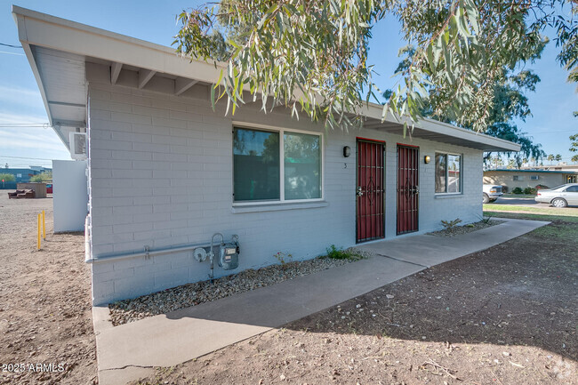 Building Photo - 1008 S Mariana St Unit 3 Rental