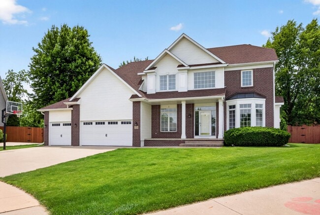 Photo - SPACIOUS LIVING!!  4 Bedrooms, 2.5 Bathrooms Home in Des Moines!