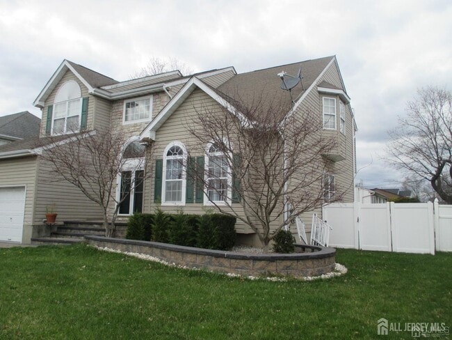 Photo - 103 Tived Ln E