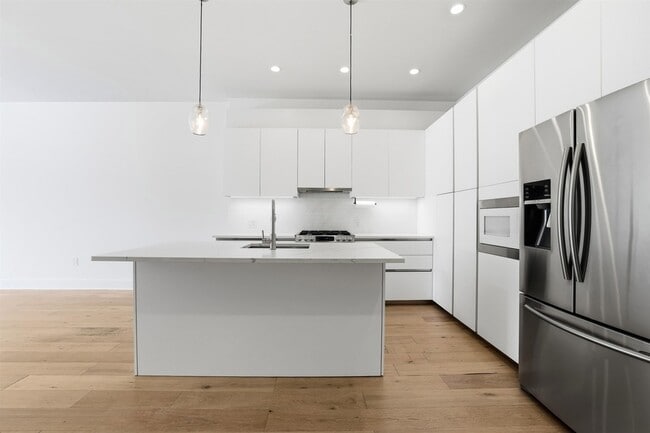 Photo - 194 Cambridge Ave