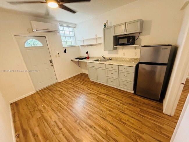 Photo - 6690 Miramar Pkwy Unit 0